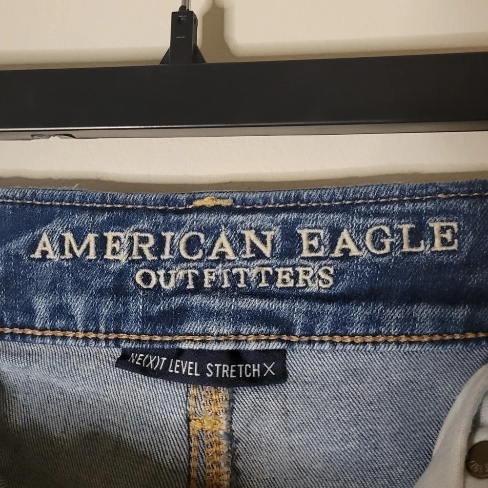 𝅺American Eagle Women's Hi-Rise Jean Shorts - Size (4) - Excellent Condition